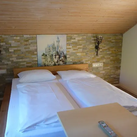 Apartment Gaestehaus Guggomos 