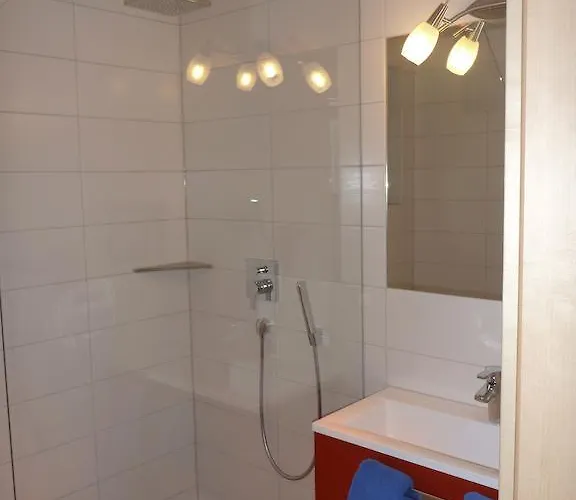 Apartment Gaestehaus Guggomos 