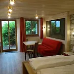 Gaestehaus Guggomos 