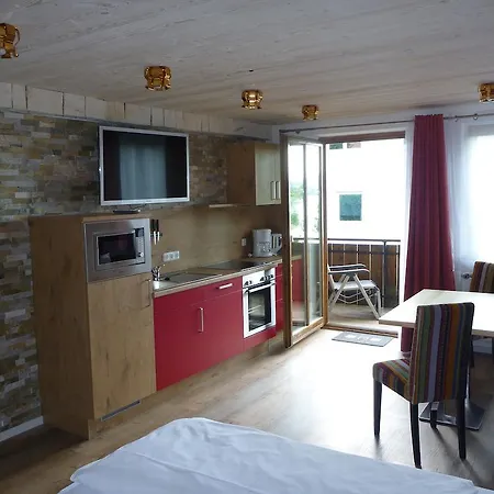 아파트 Gaestehaus Guggomos 